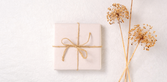 Housewarming gift ideas for family and friends